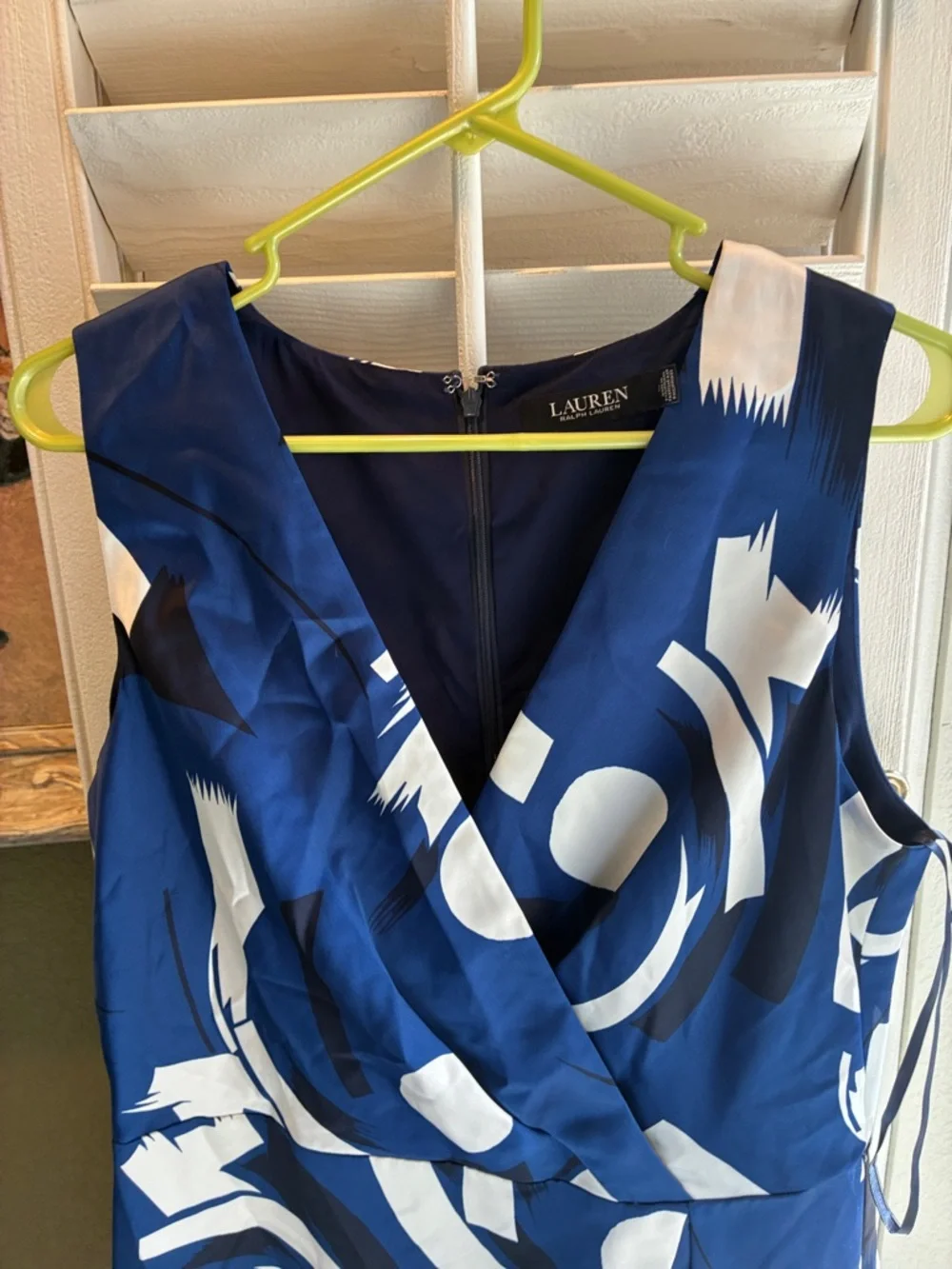 Ralph Lauren Blue and White Abstract Sleeveless V‑Neck Midi Dress - Picture 6 of 12